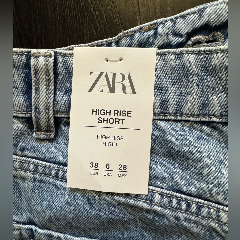 Zara high rises distressed Jean shorts with white label - Picture 7 of 9